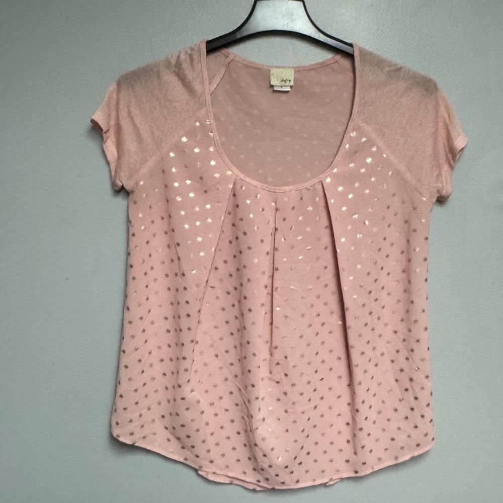 Women’s Daytrip Top blouse size L Large Blush pink polka dots short sleeve